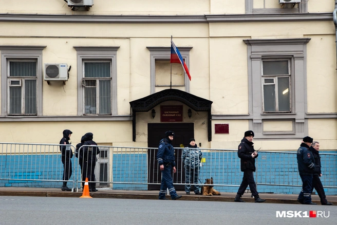 Меру пресечения чиновнице избирает знаменитый Басманный районный суд | Источник: Дмитрий Толстошеев / MSK1.RU