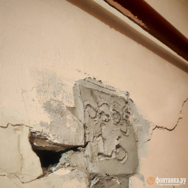 Трещины в доме | Источник: Жители дома на Римского-Корсакова 65/11