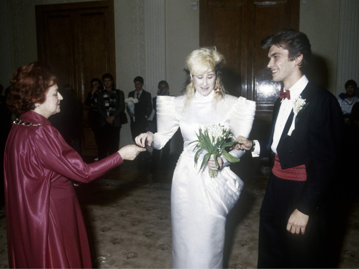 Свадебная мода в СССР: как советским невестам удавалось хорошо выглядеть даже во время дефицита