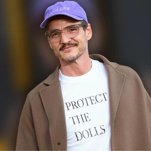 Педро Паскаль в футболке Protect The Dolls выразил поддержку транс-персонам на премьере «Громовержцев»