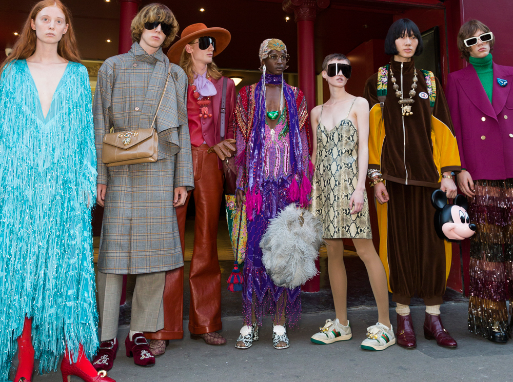 От страусиных перьев до огромных жилетов: 10 главных трендов из нового показа Gucci SS 2019 | marieclaire.ru