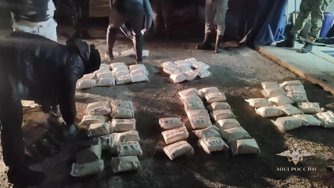 300 кг за миллиард. В Челябинской области обнаружена крупная нарколаборатория | Источник: Ирина Волк / Телеграм