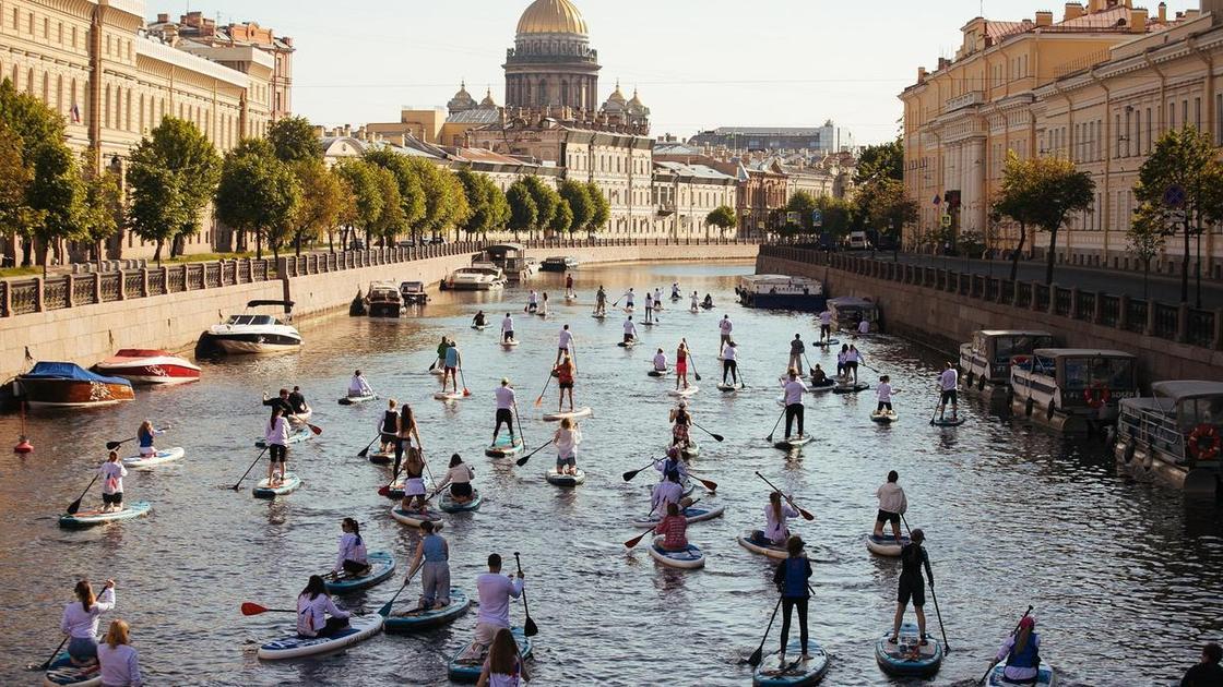 300 участников, рассвет и каналы Петербурга: как прошел сап-завтрак &laquo;Шкулев Холдинга&raquo; на ПМЭФ