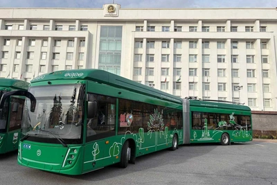 Троллейбус-гармошку доставят в Екатеринбург на испытания