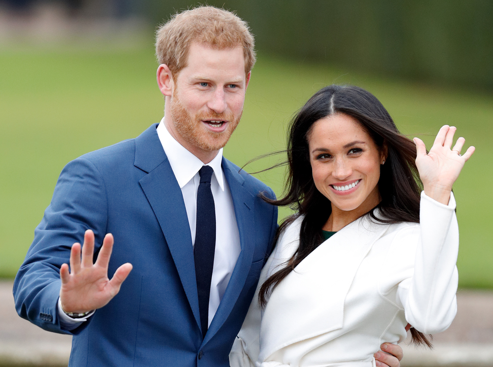 Принц Гарри и Меган Маркл во время официальной фото-сессии после помолвки, 27 ноября 2017 года | marieclaire.ru