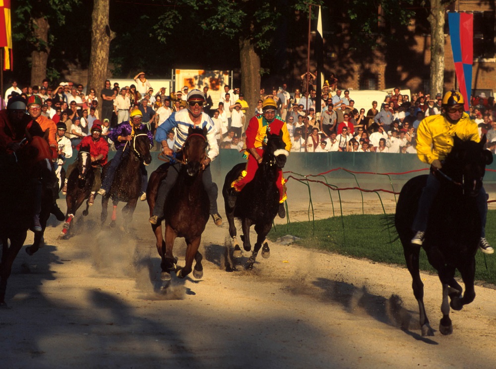 Другая Италия: палио в Ферраре | marieclaire.ru