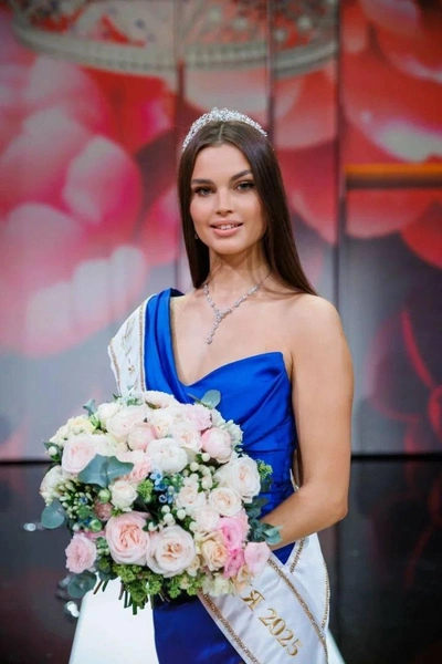 Алена Лесняк | www.starhit.ru