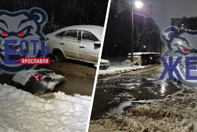 Машина провалилась под землю после прорыва в Ярославле