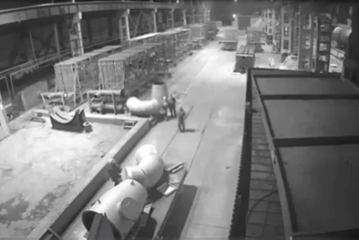 В Башкирии деталь весом 675 кг придавила работницу завода