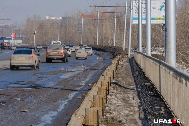 Дорога в Сипайлово выглядит сейчас так | Источник: Булат Салихов / UFA1.RU