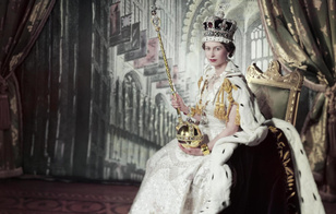 Декольте и открытые плечи: коронационные наряды Елизаветы II, Летиции и других монарших особ — такими вы их не помните