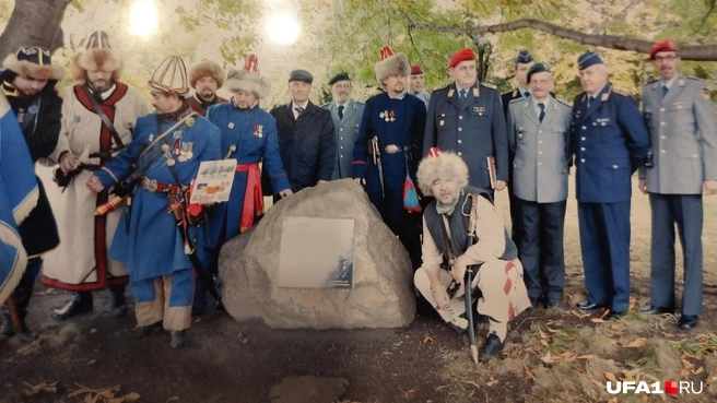 Застройщик на праздновании 200-летия победы союзных войск над Наполеоном в битве под Лейпцигом, в которой участвовали северные амуры | Источник: Зуфар Аюпов