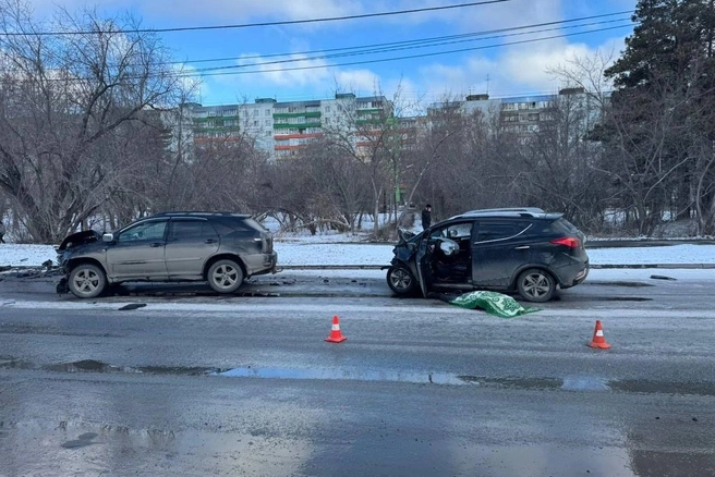 Водитель Lexus выехал на встречку и столкнулся с автомобилем JAC. | Источник: ГАИ Новосибирска