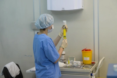 Сколько врачей пришло работать в алтайские больницы