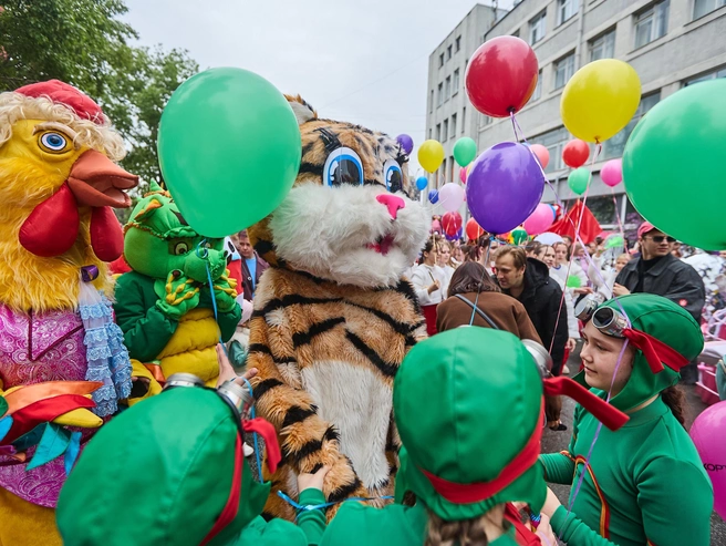 Движение на Ленина ограничено до 20:00. | Источник: Александр Ощепков / NGS.RU