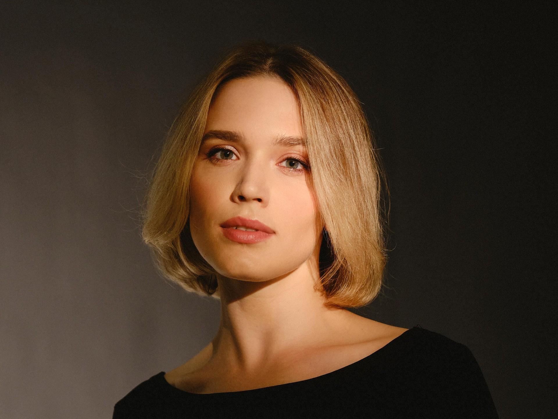 «Роль в „ПИН-коде“ я себе намечтала»: актриса Анастасия Артемьева — о силе желаний и детстве в Татарстане