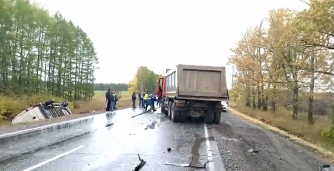 Обстоятельства ДТП выясняются | Источник: видео ГИБДД