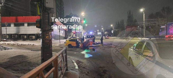 Общий вид перекрестка улиц Партизанской и Авроры | Источник: Самара ДТП / T.me