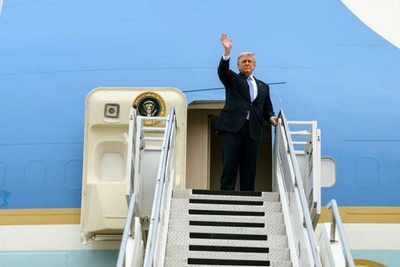 Секреты Air Force One: Трамп против журналистов