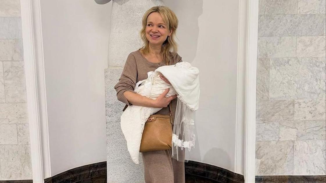 Цымбалюк-Романовская показала лицо дочери: «Виктории 3 месяца. Полет нормальный»