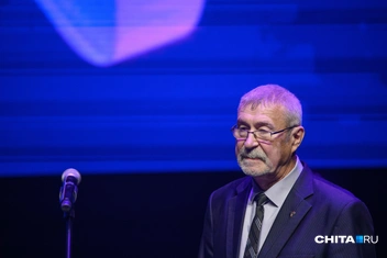 Сергей Кохан — заслуженный врач РФ и Бурятии, почетный донор, врач-организатор высшей категории и почетный профессор ДНР | Источник: Олег Фёдоров / CHITA.RU