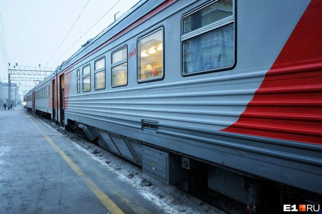 Вагон после поджога выгорел полностью | Источник: Артем Устюжанин / E1.RU