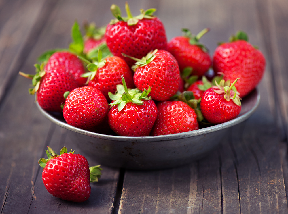 10 фактов о пользе клубники, которые вы могли не знать | marieclaire.ru