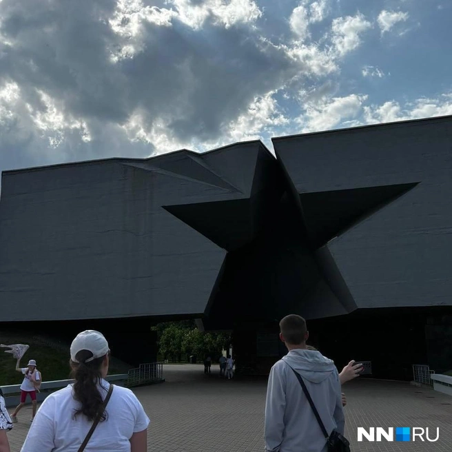 Вход на территорию мемориального комплекса | Источник: Михаил Ефремов / NN.RU