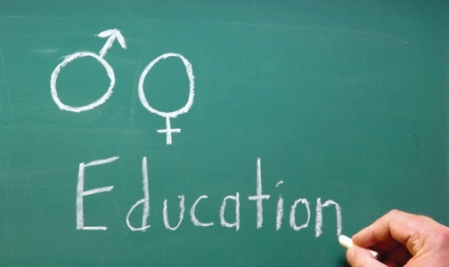 Все больше россиян выступают за уроки полового просвещения в школах