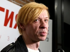 Пишет песни и выступает с отцом: как сейчас выглядит повзрослевшая дочь Найка Борзова