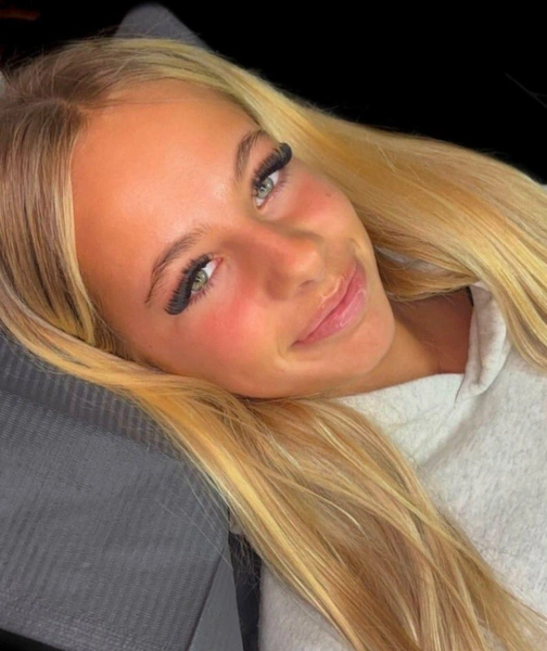 Джулия Саркози | www.starhit.ru