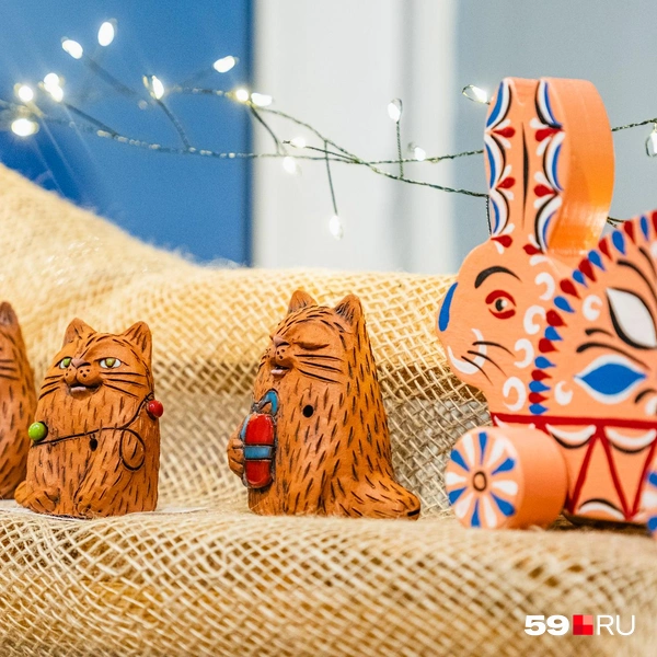 Душевные коты-свистульки и зайчики-игрушки | Источник: Тимофей Калмаков / 59.RU