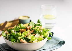 Вкусный и не калорийный: знаменитый салат Ким Кардашьян, который поможет вам быстро сбросить вес