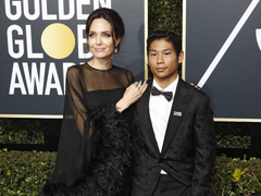 Пакс повзрослел: 19-летний сын Джоли и Питта шокировал стальным прессом