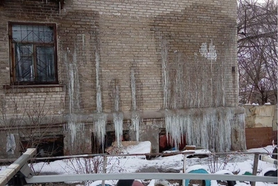 «У нас уже даже стены плачут»: в Волгограде дом без отопления