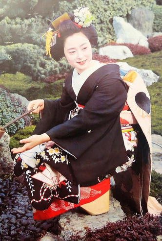 Мемуары гейши: как жила Минэко Ивасаки — самая успешная и желанная женщина Японии ХХ века
