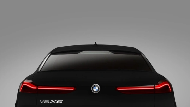 BMW сделала самый черный автомобиль
