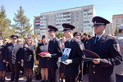 В Новотроицке простились с погибшим полицейским Никитой Гнусиным