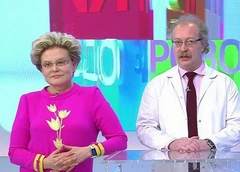 Елена Малышева показала интерьер дома коллеги по «Жить здорово!» Андрея Продеуса