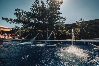 Владельца спа-клуба, где утонула девочка, арестовали