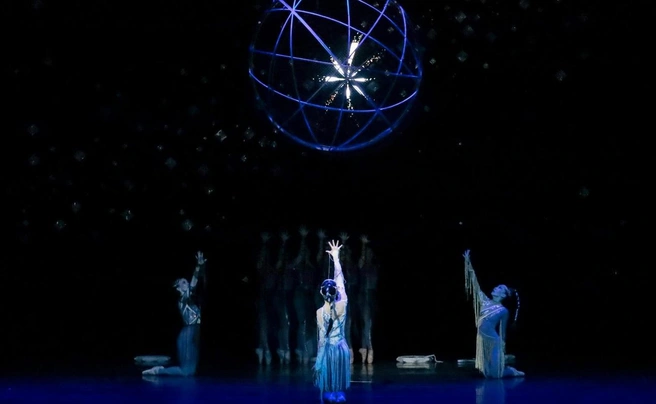 Кадр из спектакля «Сияющий камень» | Источник: sakha-opera.ru/performance