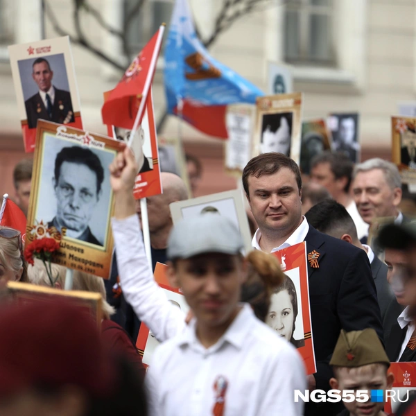 Куда же без главы региона Виталия Хоценко?  | Источник: Евгений Софийчук / NGS55.RU 