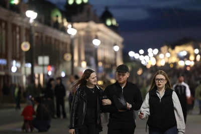 Светящиеся деревья в центре Омска: цена вопроса