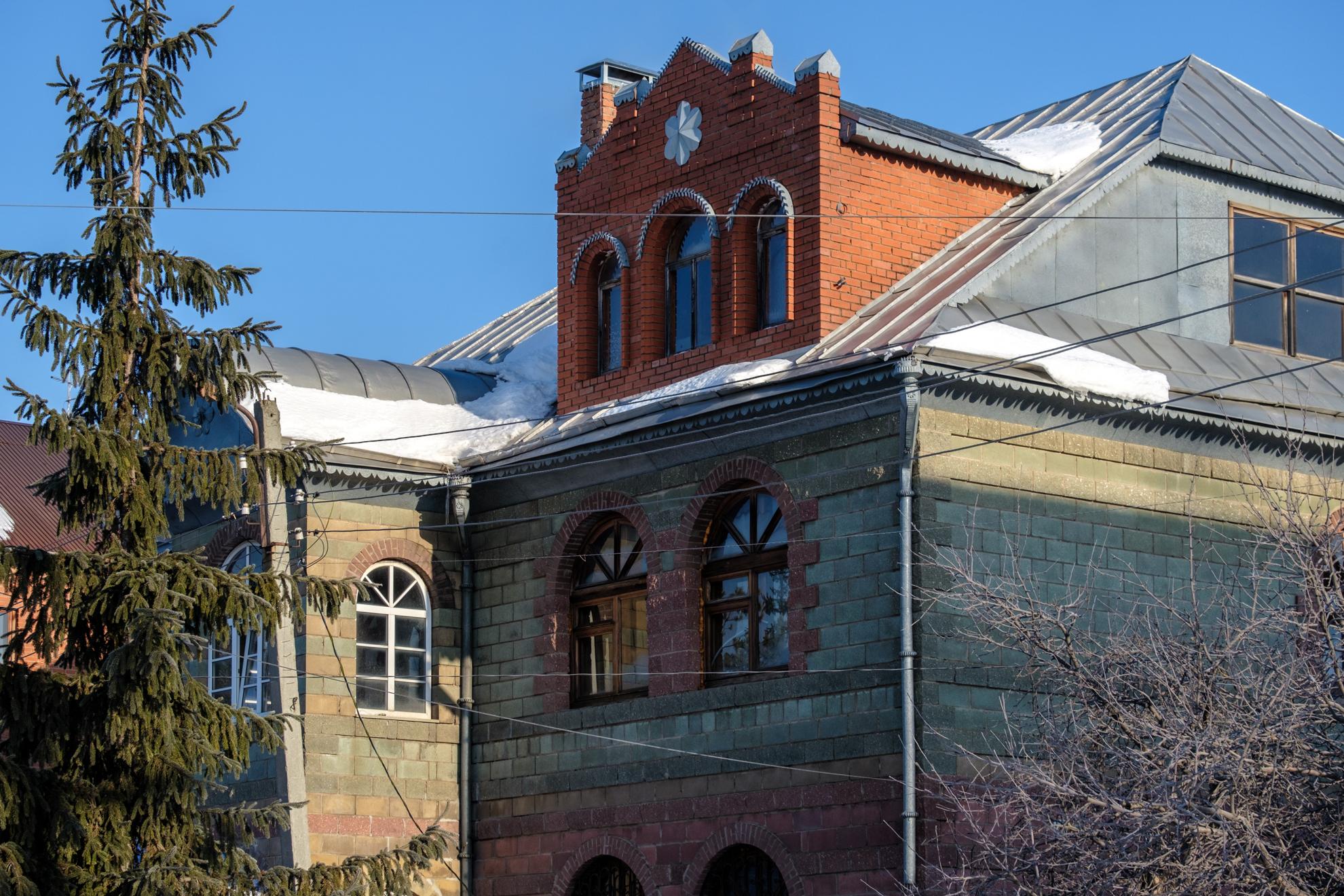 Аул или «элитная зона»: как произошел раскол на городских и деревенских в поселке 8 Марта