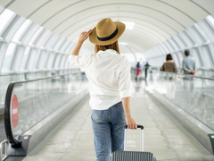 Когда можно купить авиабилеты дешевле и где бесплатно пожить в отеле: 9 советов для бюджетной поездки за границу