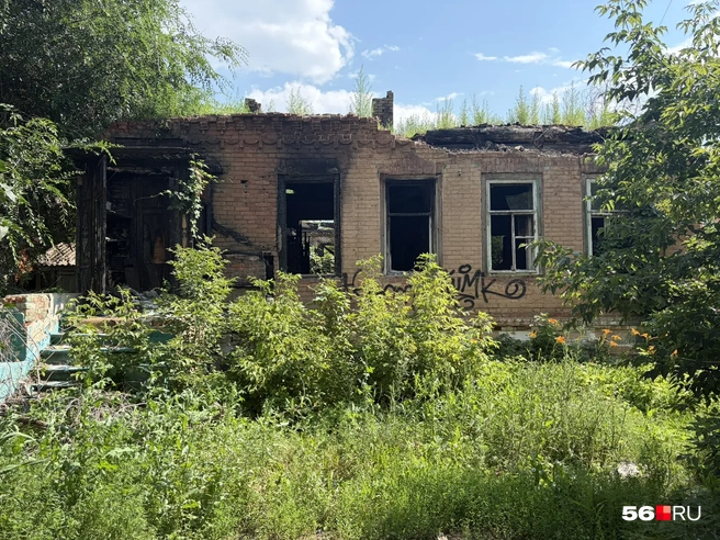 В таком виде переулок Почтовый стоит уже пять лет | Источник: Николай Сальников / 56.RU