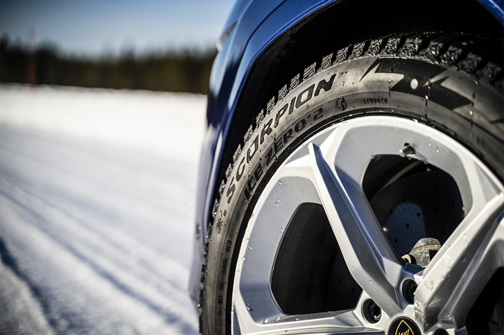 Pirelli Ice Zero 2 — новое поколение шипованной зимней линейки шин для автомобилей класса «премиум», «престиж» и SUV