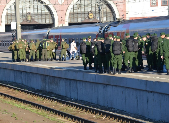 В Госдуме рассмотрят законопроект о зачислении в контрактники выпускников школ | ya62.ru
