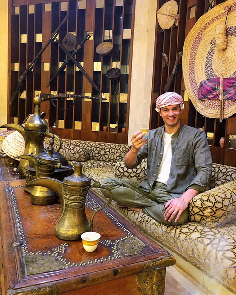 «Сухой закон», традиционные дишдаш и своевольные местные жители: звезда «Молодежки» Иван Жвакин о своем отдыхе в Омане