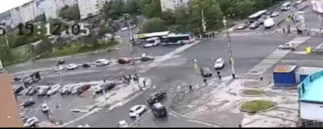 Водитель пытался избежать столкновения с другими автомобилями | Источник: Мурманск ДТП ЧП / t.me